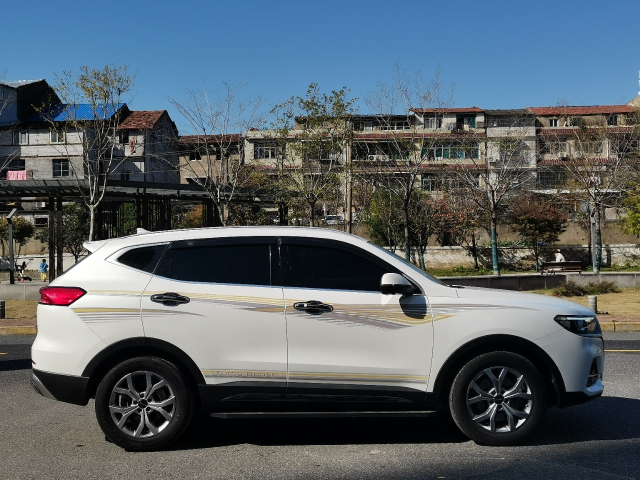 Haval H6 2021, вид сбоку