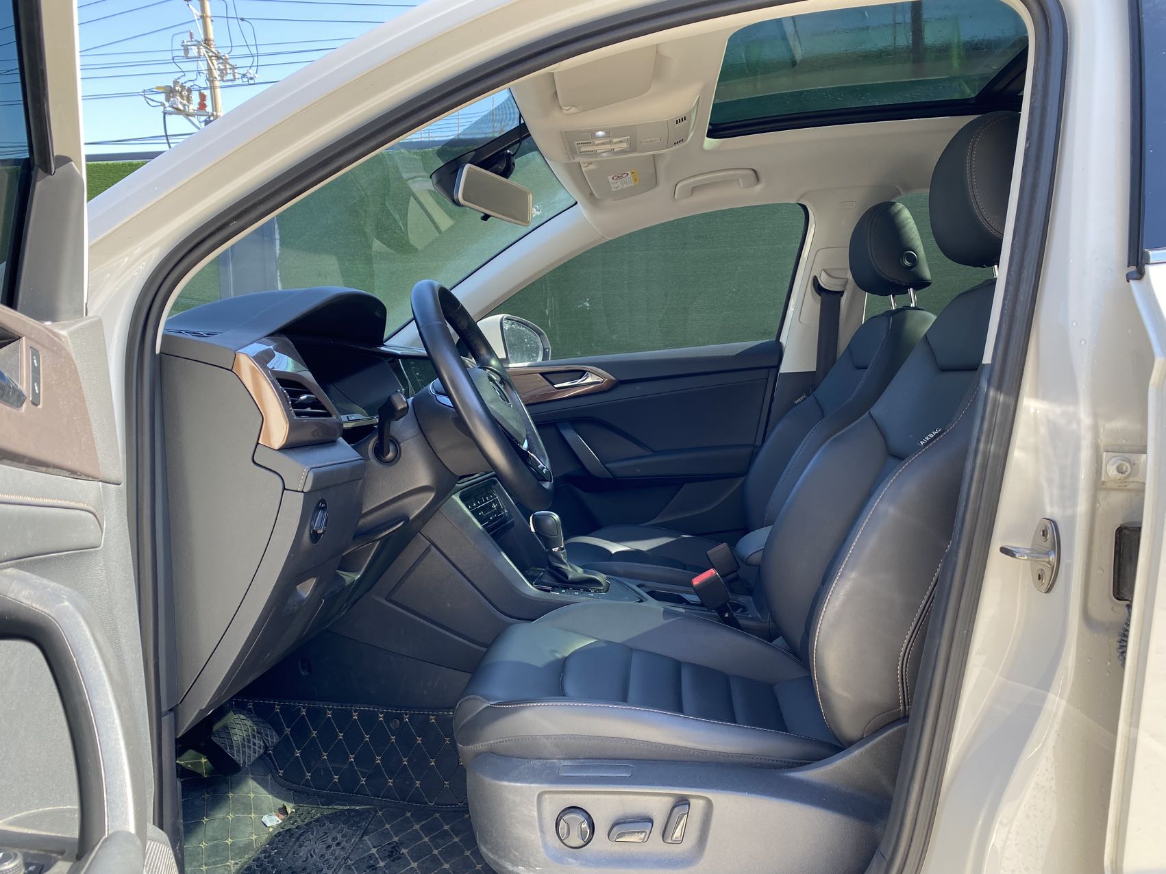 Volkswagen Tharu, салон и мультимедиа