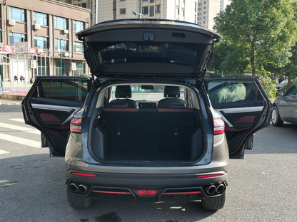 Geely Binyue, вид сзади