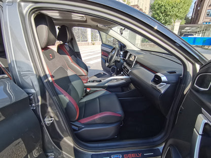 Geely Binyue, салон и панель приборов