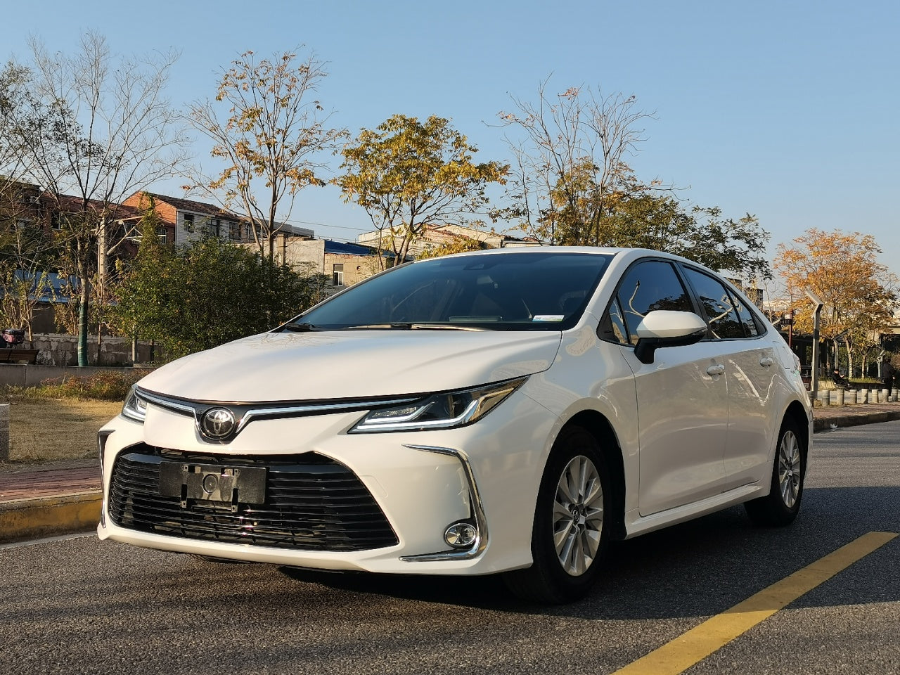 Toyota Corolla 2021 вид сбоку