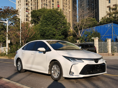 Toyota Corolla 2021 вид сбоку