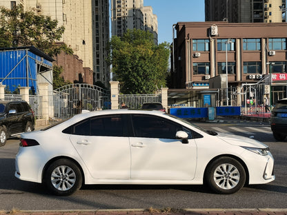 Toyota Corolla 2021 вид сбоку