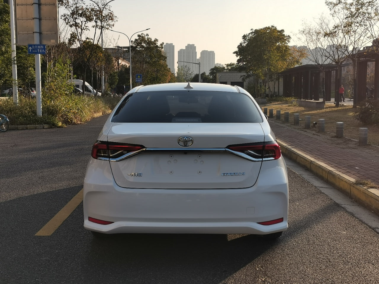 Toyota Corolla 2021 задний вид