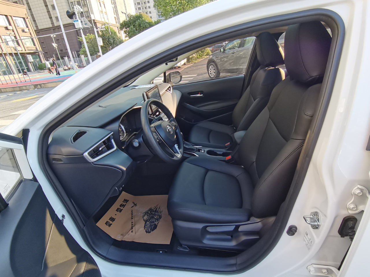 Toyota Corolla 2021 интерьер