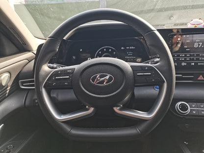 Hyundai Elantra 2022 центральная консоль · мультимедиа