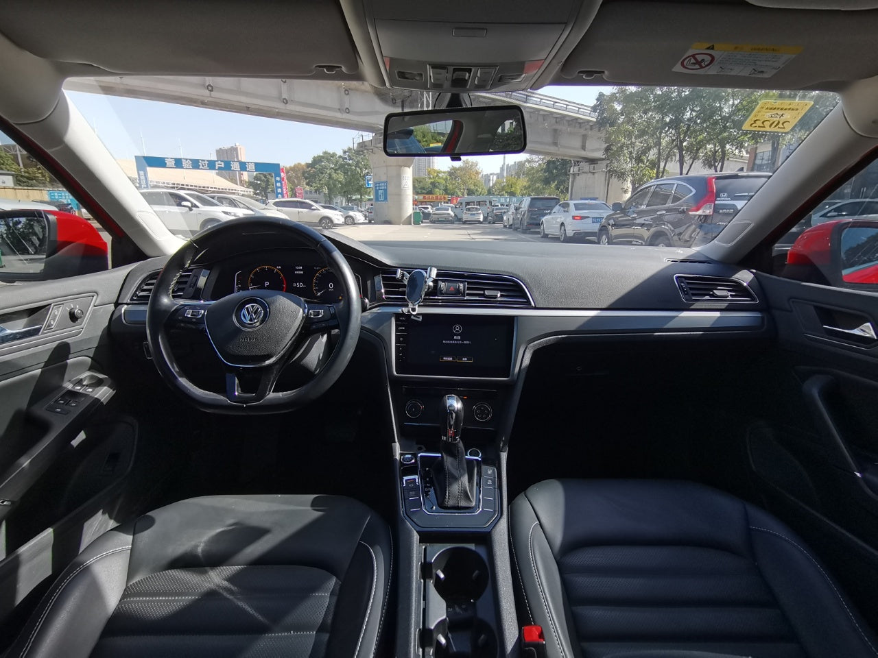 Volkswagen Lamando 2021 центральная консоль · мультимедиа · панель управления