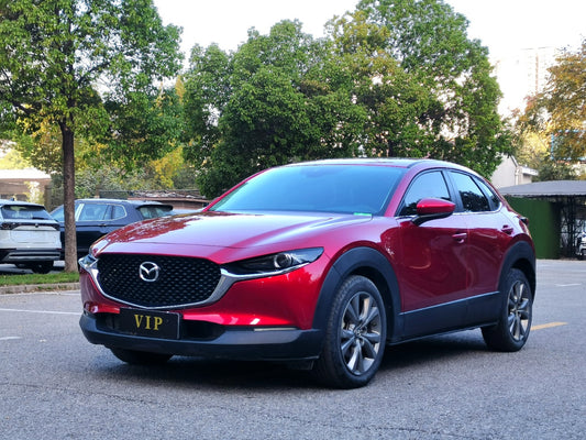 Боковой вид Mazda CX-30 2021
