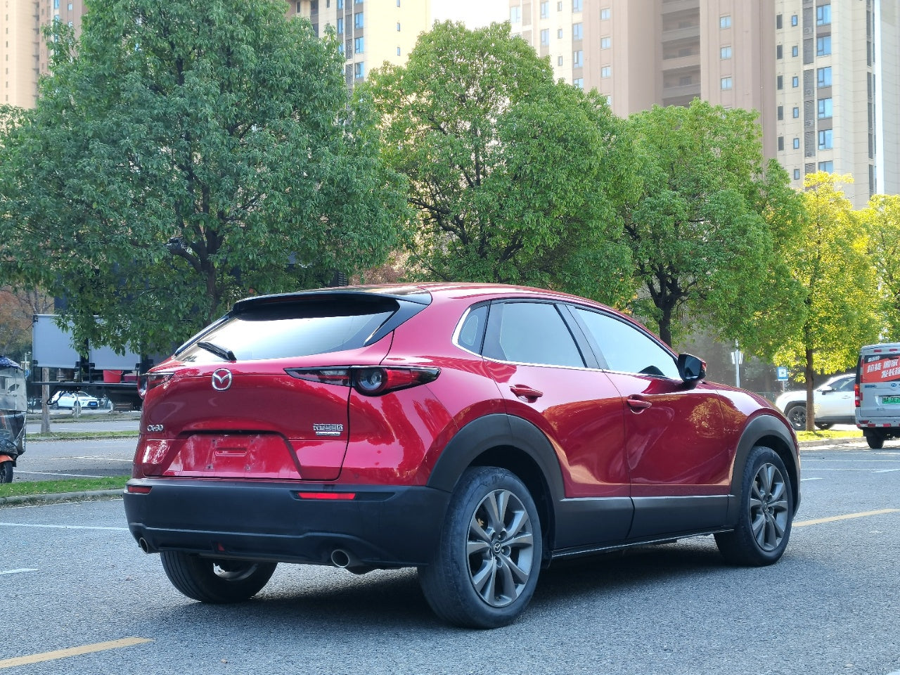 Задний вид Mazda CX-30 2021