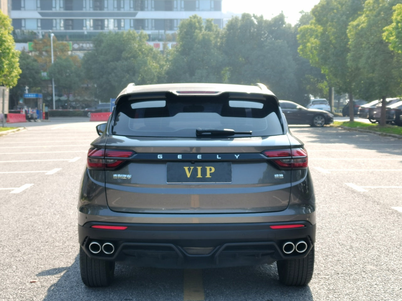 Задний вид Geely Coolray 2021