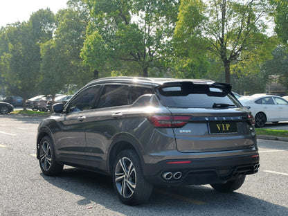 Задний вид Geely Coolray 2021