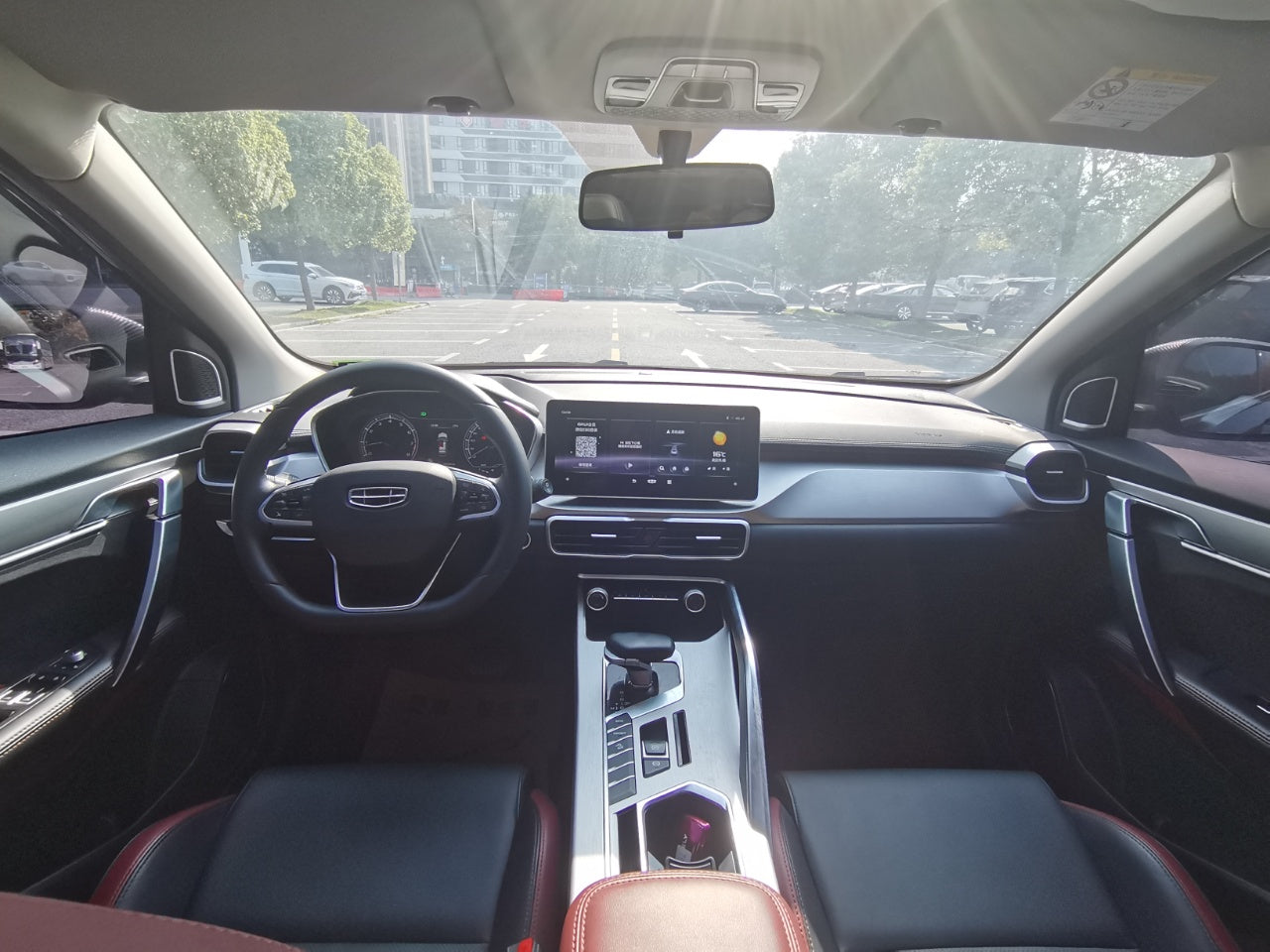 Панель приборов Geely Coolray 2021