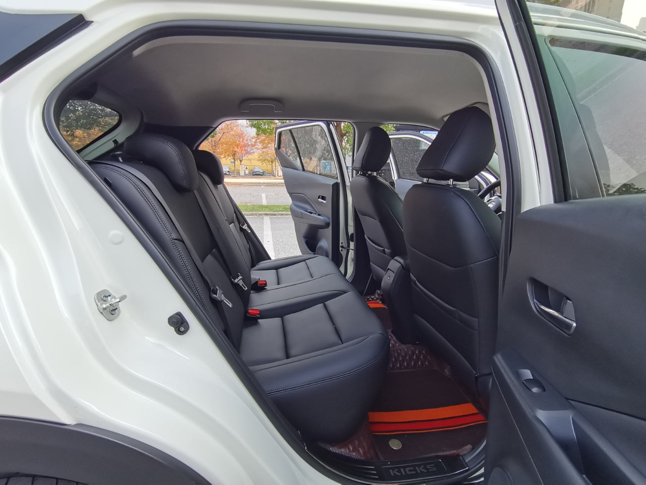 Nissan Kicks 2022 интерьер