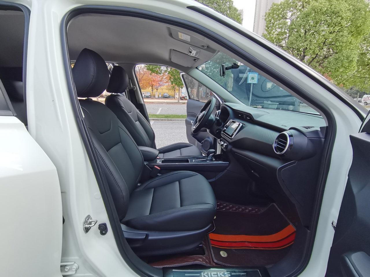 Nissan Kicks 2022 интерьер