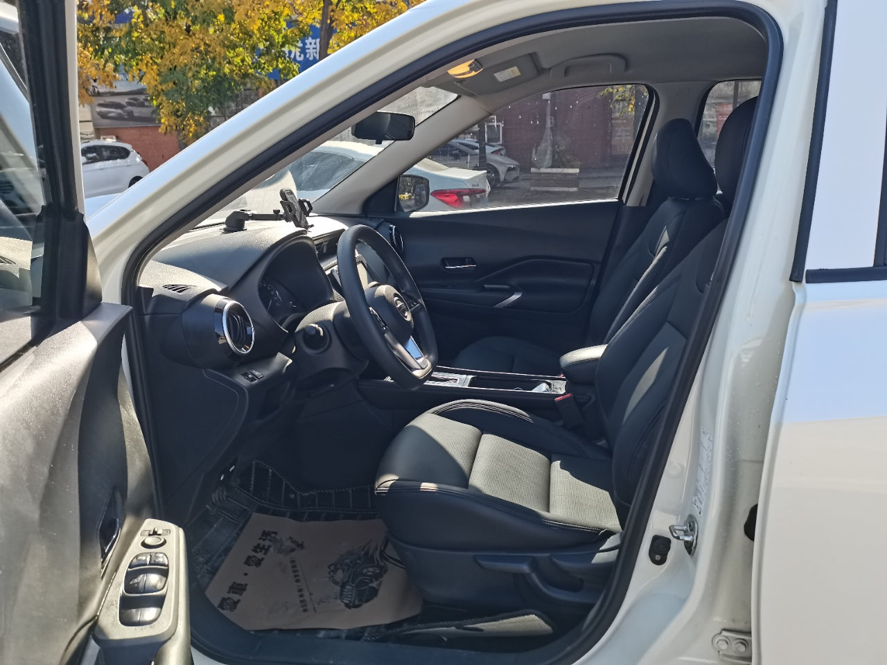 Nissan Kicks 2022 интерьер