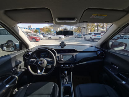 Nissan Kicks 2022 центральная консоль
