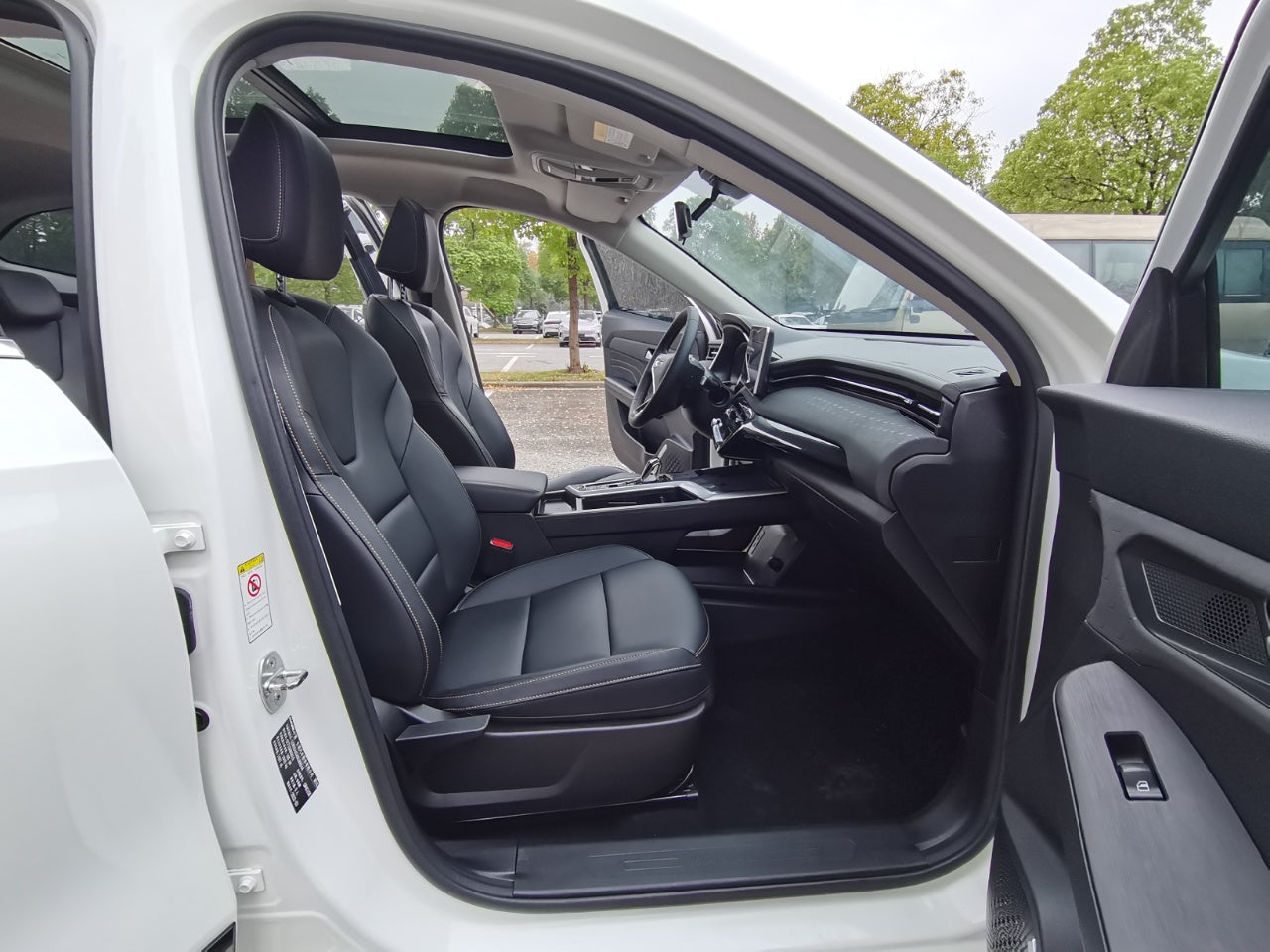 哈弗赤兔 2022款 劲享版 1.5T 紫铜兔