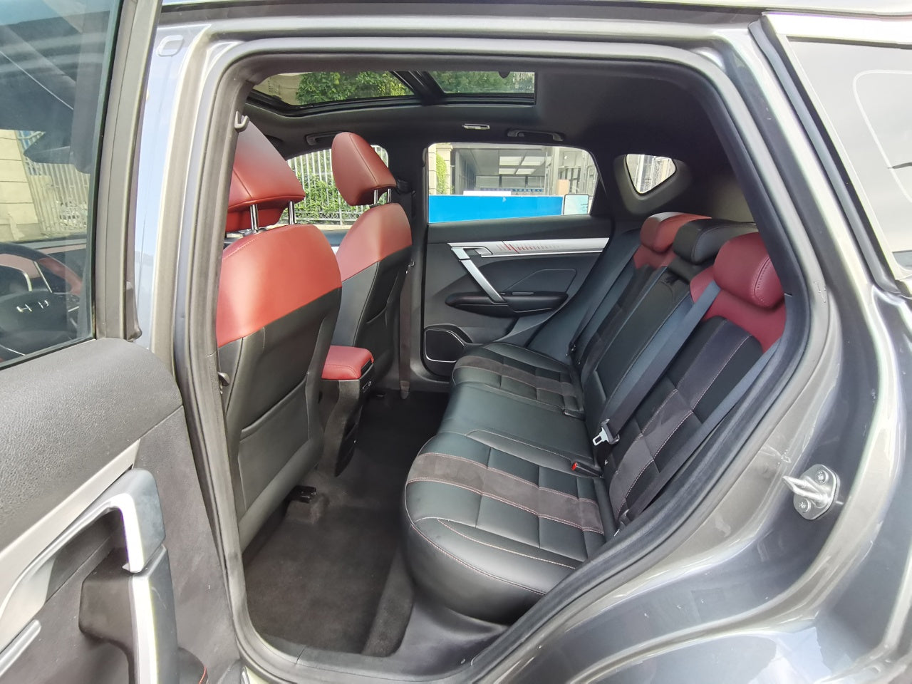 Geely Binyue 1.5TD DCT Battle 2021 года — спортивный внедорожник с турбонаддувом