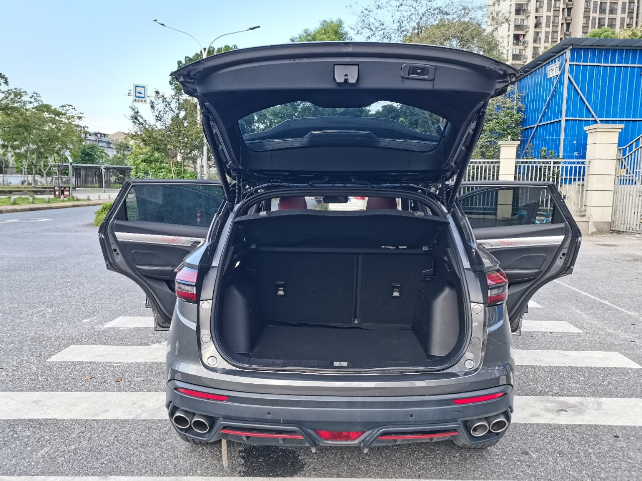 Geely Binyue 1.5TD DCT Battle 2021 года — спортивный внедорожник с турбонаддувом