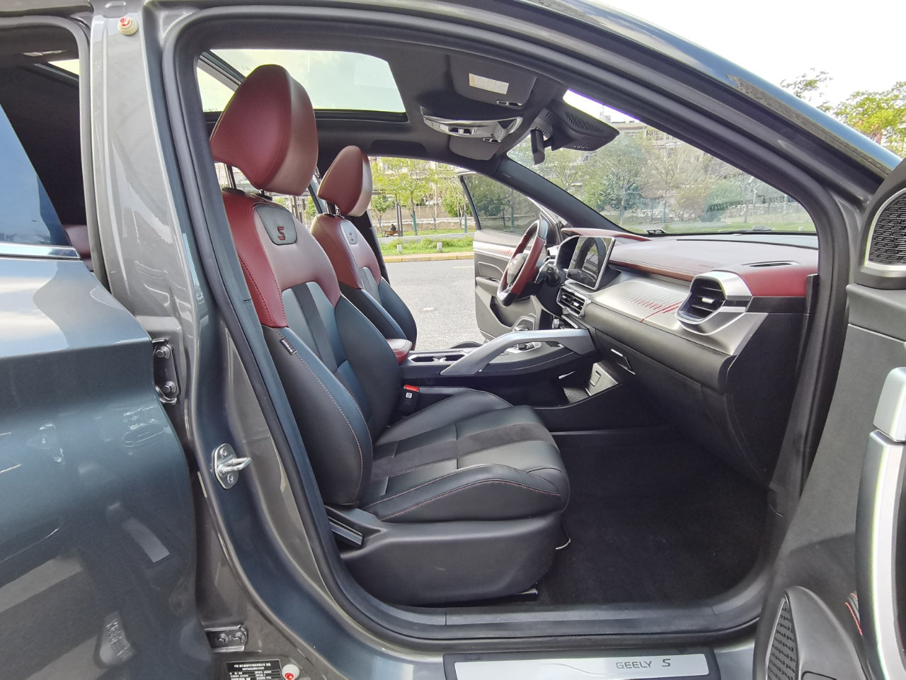 Geely Binyue 1.5TD DCT Battle 2021 года — спортивный внедорожник с турбонаддувом